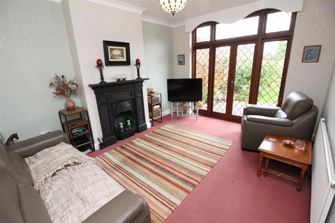 73 Burnham Drive, Worcester Park, KT4 8SE