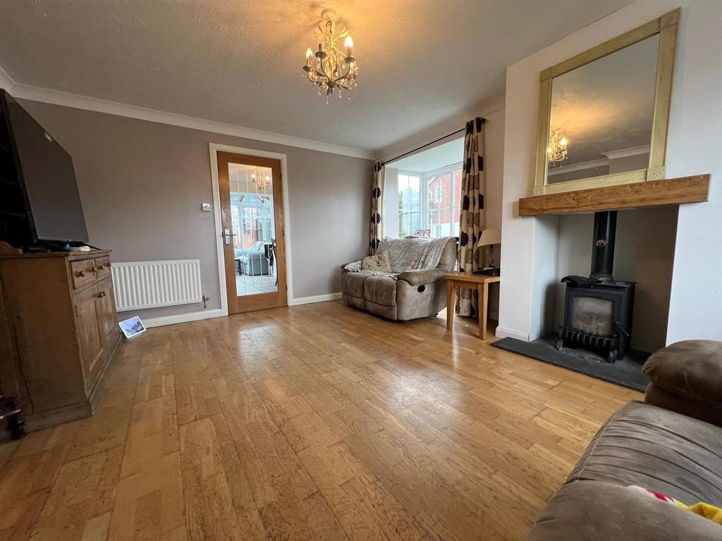 Teal Drive, Ellesmere. 3 bed detached house for sale £265,000