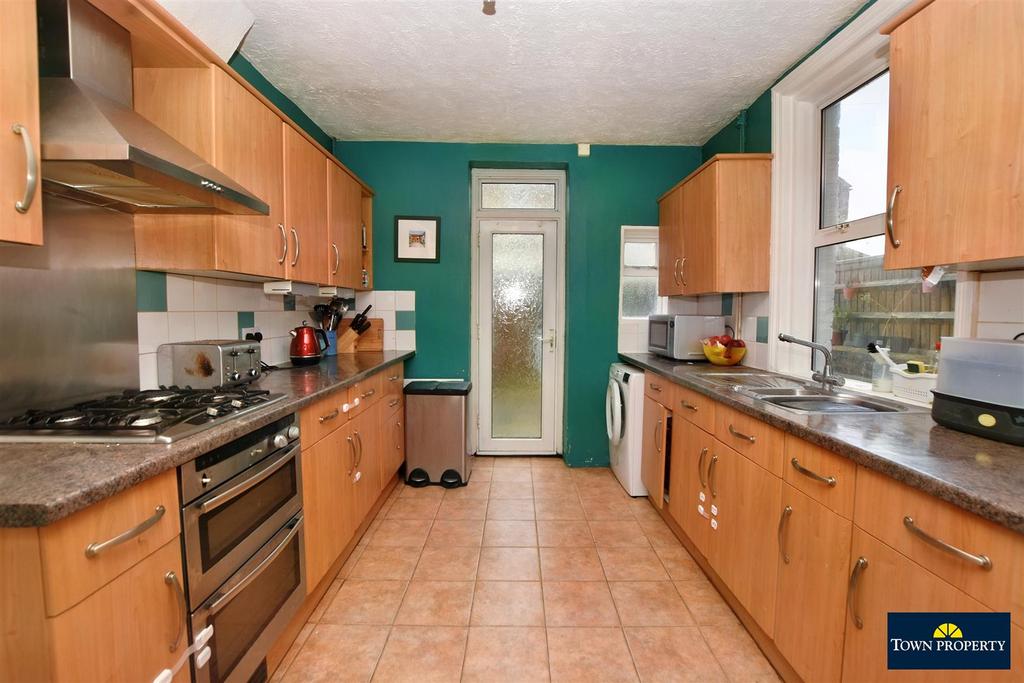 Bexhill Road, Eastbourne 2 bed terraced house for sale £279,950
