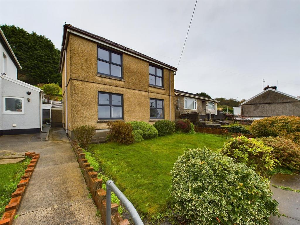 Colby Road, Burry Port, Llanelli 3 bed detached house for sale £185,000