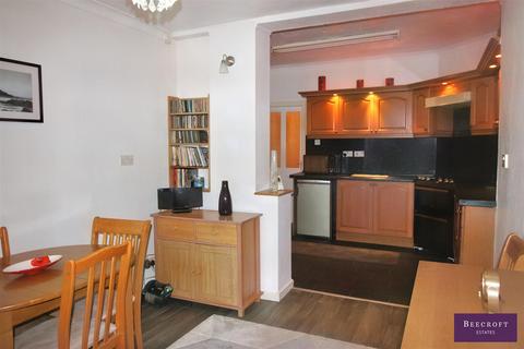 24 Barnsley Road, Darfield, Barnsley, S73 9DB
