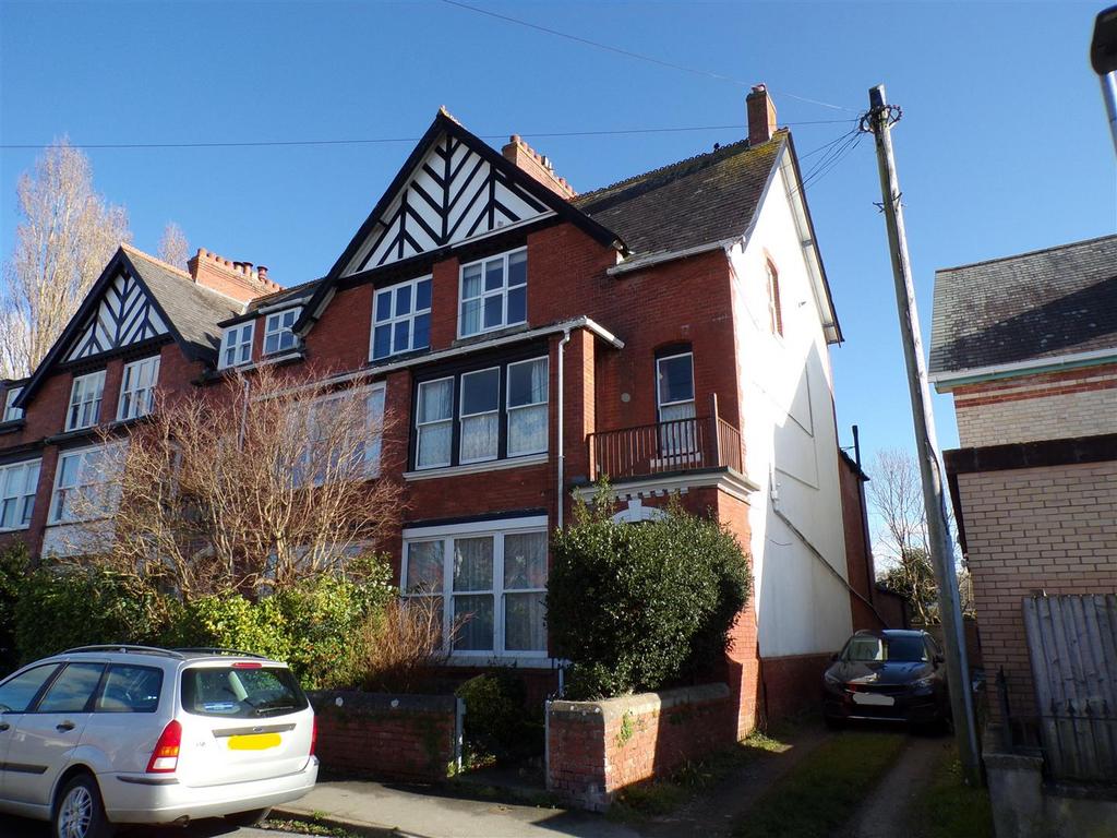 Barnstaple 1 bed apartment to rent £675 pcm (£156 pw)
