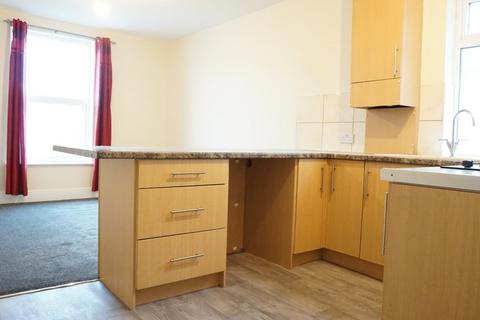 2 bedroom flat to rent - Flat 2 13 Westcott Street, Hull, HU8 8LR