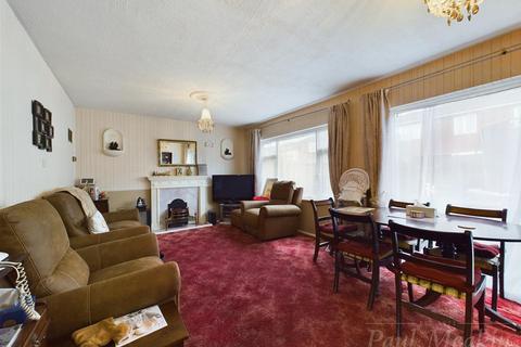 3 bedroom terraced house for sale, Applegarth, New Addington, Croydon