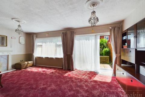 65 Applegarth, New Addington, Croydon, CR0 9DD