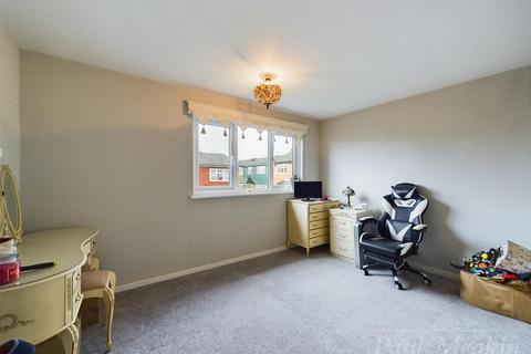 65 Applegarth, New Addington, Croydon, CR0 9DD