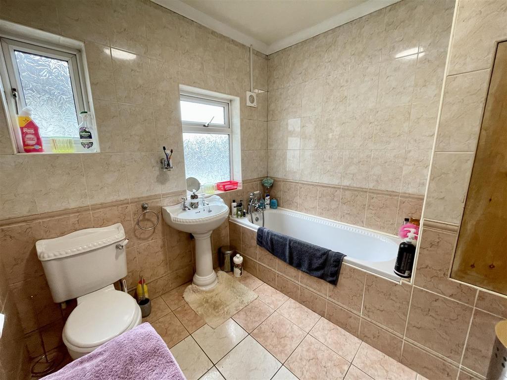 Bathroom/w.c.