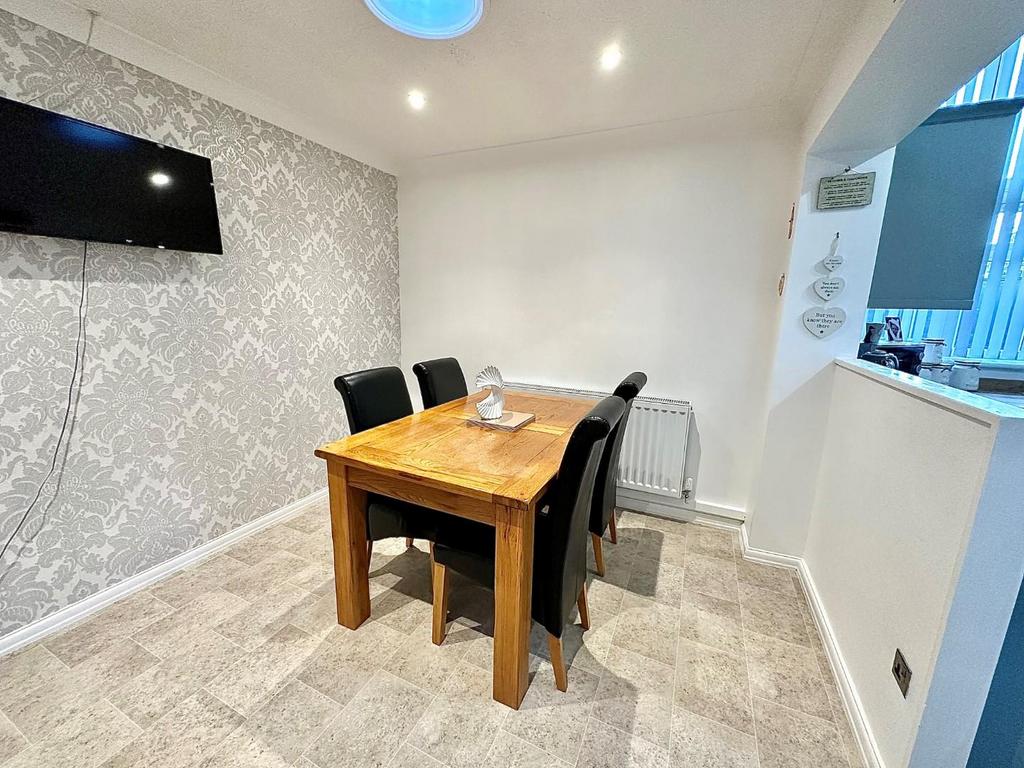 Dining Room.jpg