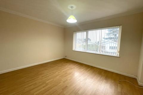 2 bedroom flat to rent, Clyne Close, Mayals, Swansea, SA3