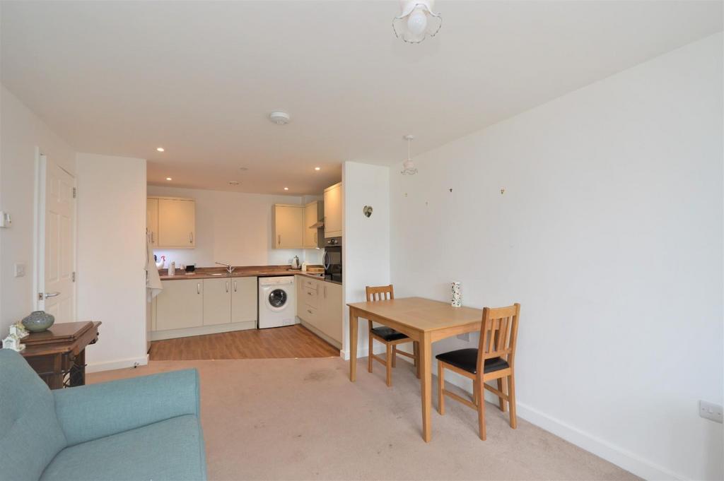 Strawberry Gardens, 18 Moorhen Road... 2 bed apartment - £75,000