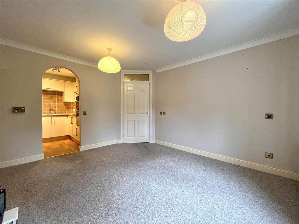 Living and Dining Room 4
