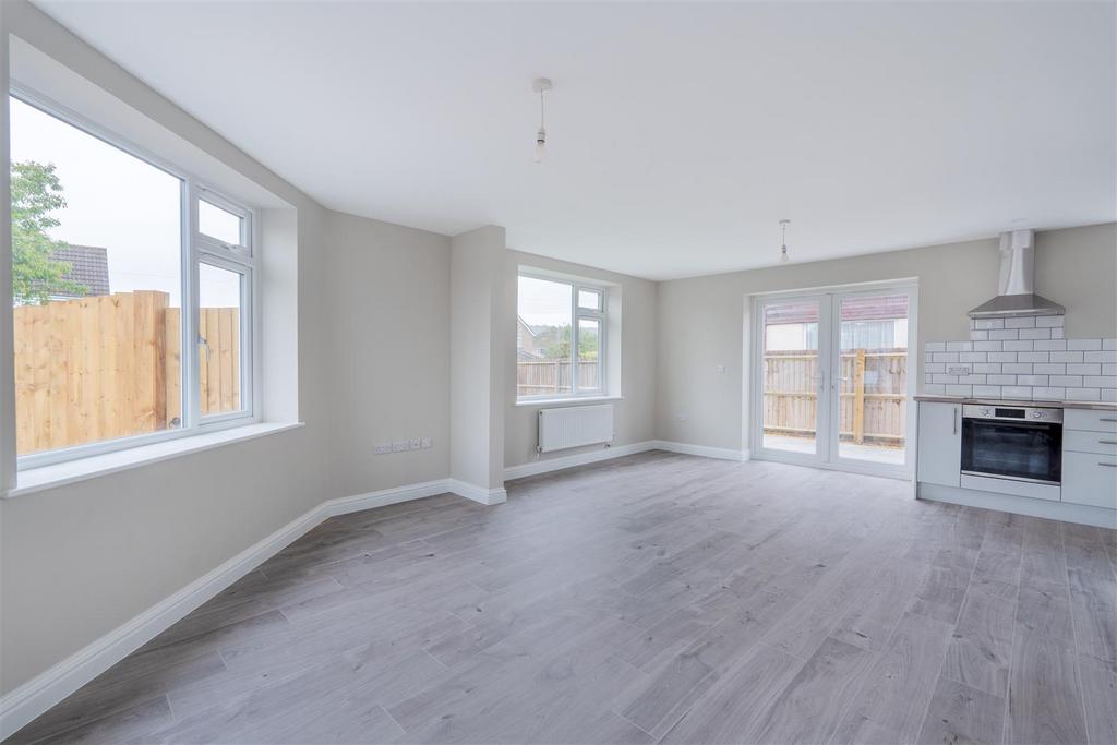 Riverway, Nailsea, BS48 2 bed detached house for sale £350,000