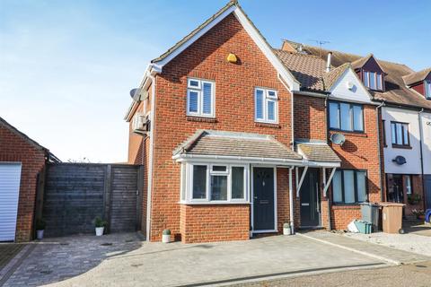 2 bedroom end of terrace house for sale, Celeborn Street, South Woodham Ferrers