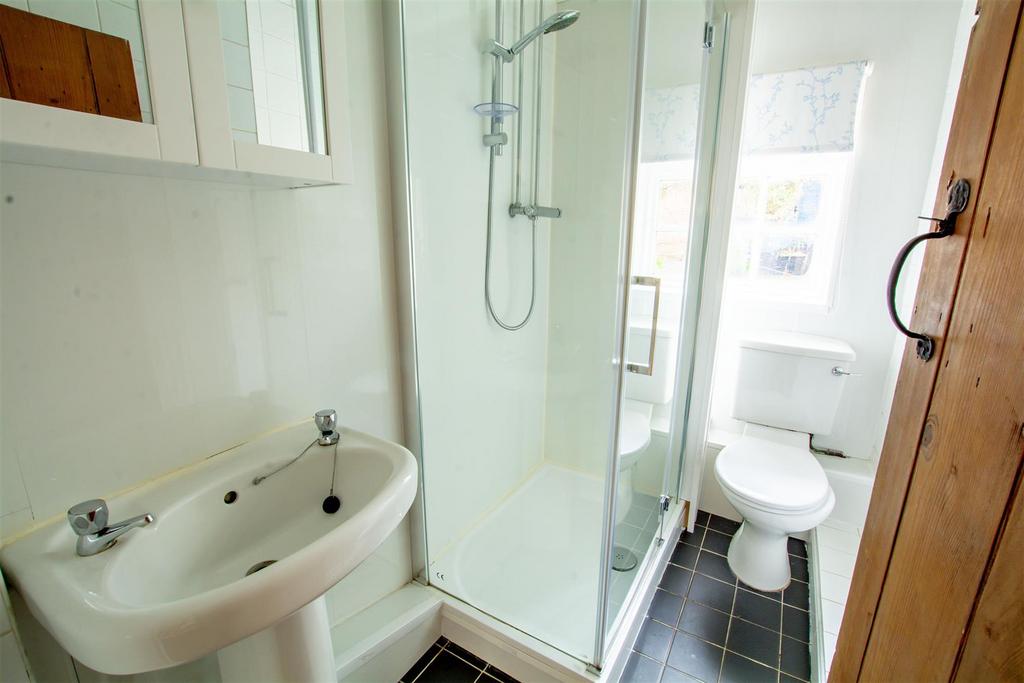 Bathroom DSC 5130-HDR copy.jpg