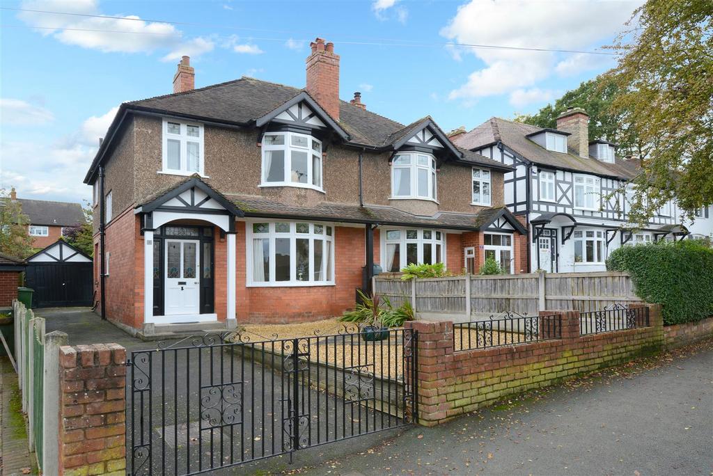 Woodfield Road, Copthorne, Shrewsbury 4 bed semidetached house for