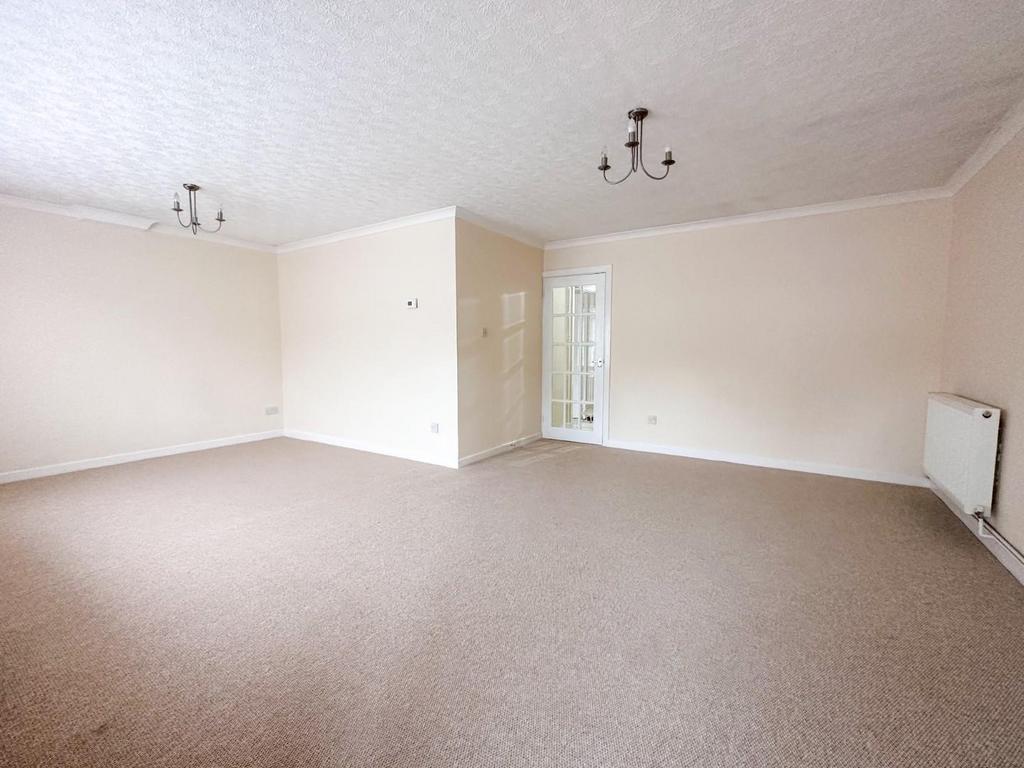 Trenos Gardens, Llanharan, Bryncae, CF72 9SZ 2 bed detached bungalow