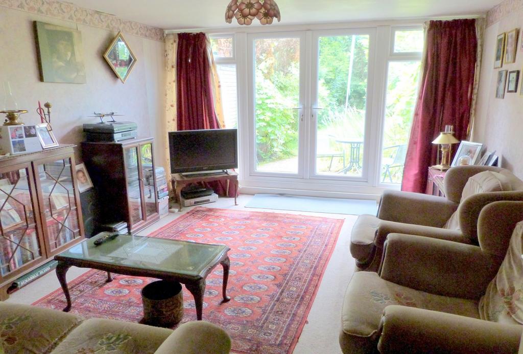 Sanctuary Close, Harefield UB9 3 bed townhouse for sale £399,000