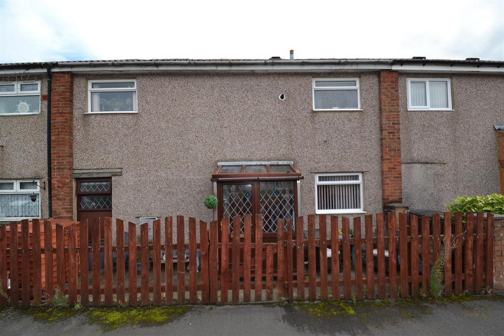 Moor Top Gardens, Bradshaw, Halifax 3 bed townhouse for sale £130,000