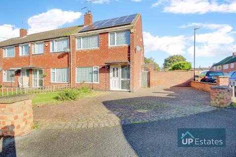 69 Yarningale Road, Willenhall, Coventry, CV3 3EN