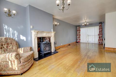 69 Yarningale Road, Willenhall, Coventry, CV3 3EN