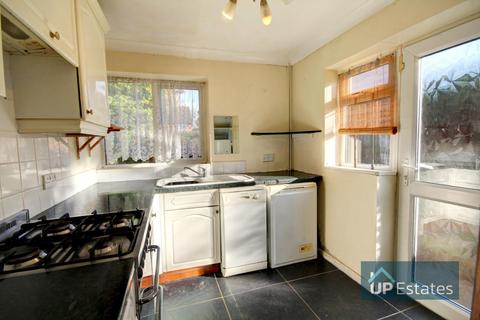 69 Yarningale Road, Willenhall, Coventry, CV3 3EN