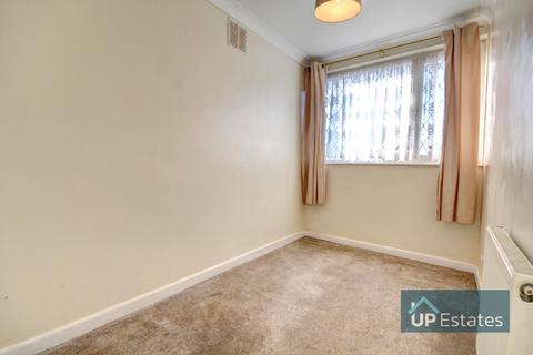69 Yarningale Road, Willenhall, Coventry, CV3 3EN