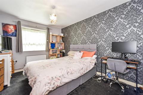 14, Williams House Berwick Close, Southampton, SO16 8DA
