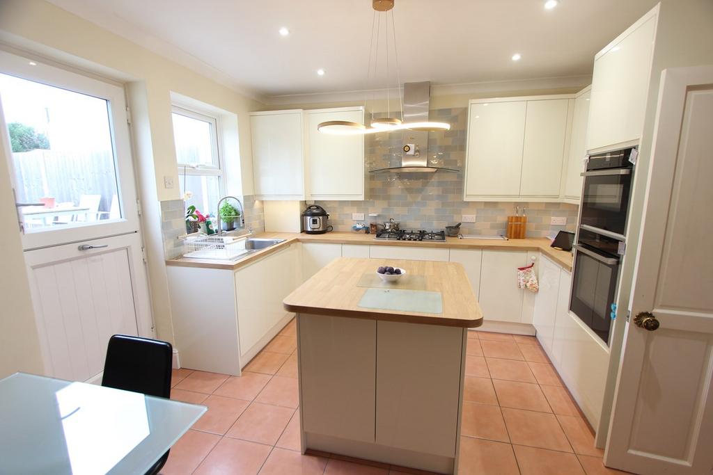 Spring Road, Kempston, Bedford, MK42 3 bed semidetached house for sale