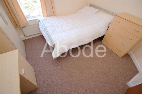 4 bedroom house to rent, Brudenell Street, Hyde Park, Leeds