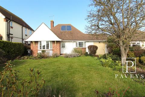 2 bedroom detached bungalow for sale, Kirby Road, Walton On The Naze