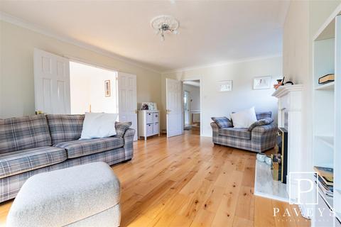 3 bedroom detached house for sale, Waltham Way, Frinton-On-Sea