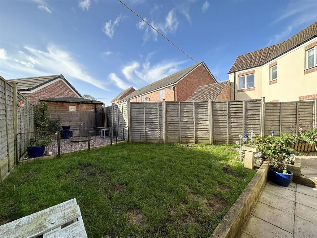 Swannington Drive Kingsway Gloucester 3 Bed Semi Detached House £280 000