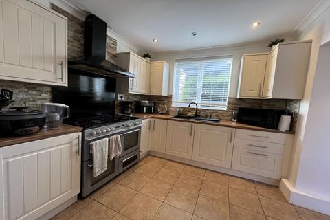 23 Bishop Crescent, Abergavenny, NP7 6BT