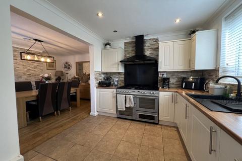 23 Bishop Crescent, Abergavenny, NP7 6BT