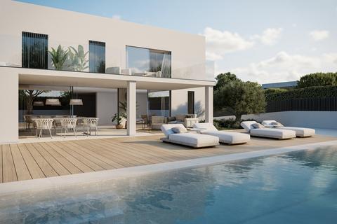 4 bedroom property - Via Cabrera