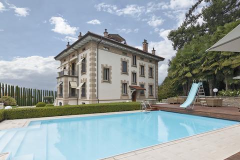 12 bedroom villa, Lago Maggiore