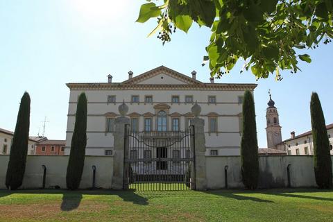 10 bedroom castle, Via Caterina Bon Brenzoni