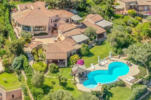 5 bedroom villa, 13 Via della Sughera, Italy