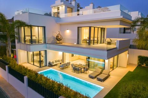 4 bedroom villa, Villa 1, Rio Verde Playa, Marbella Golden Mile