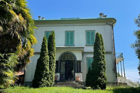 6 bedroom villa, Via Liveria 9 Montano Lucino