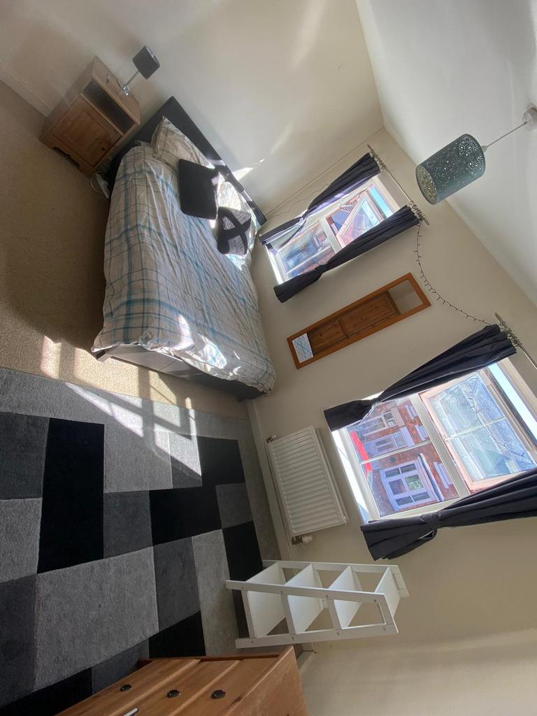 FF Rear Double Room at 24 Lathkill Street, Market Harborough, Market