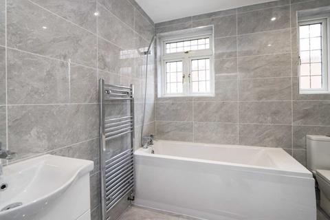 32 Coombe Lane West, Kingston Upon Thames, KT2 7BX