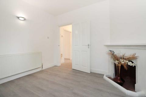 32 Coombe Lane West, Kingston Upon Thames, KT2 7BX