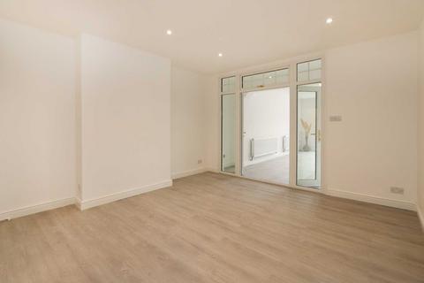 32 Coombe Lane West, Kingston Upon Thames, KT2 7BX