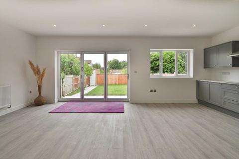 32 Coombe Lane West, Kingston Upon Thames, KT2 7BX