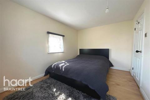 2 bedroom end of terrace house to rent, Faggot Yard, Braintree