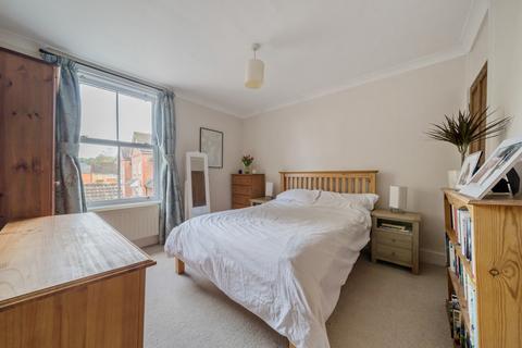 4 Harts Yard, Godalming, GU7 1AS