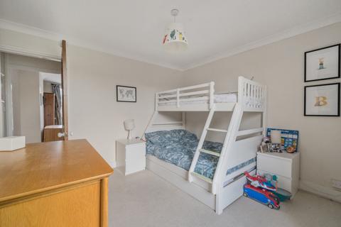 4 Harts Yard, Godalming, GU7 1AS