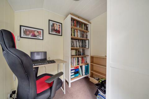 4 Harts Yard, Godalming, GU7 1AS