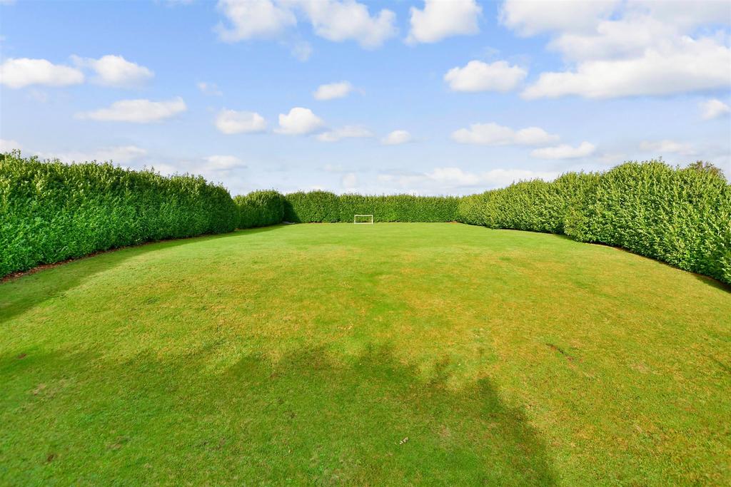 Rushett Lane, Norton, Faversham, Kent 3 bed character property £680,000